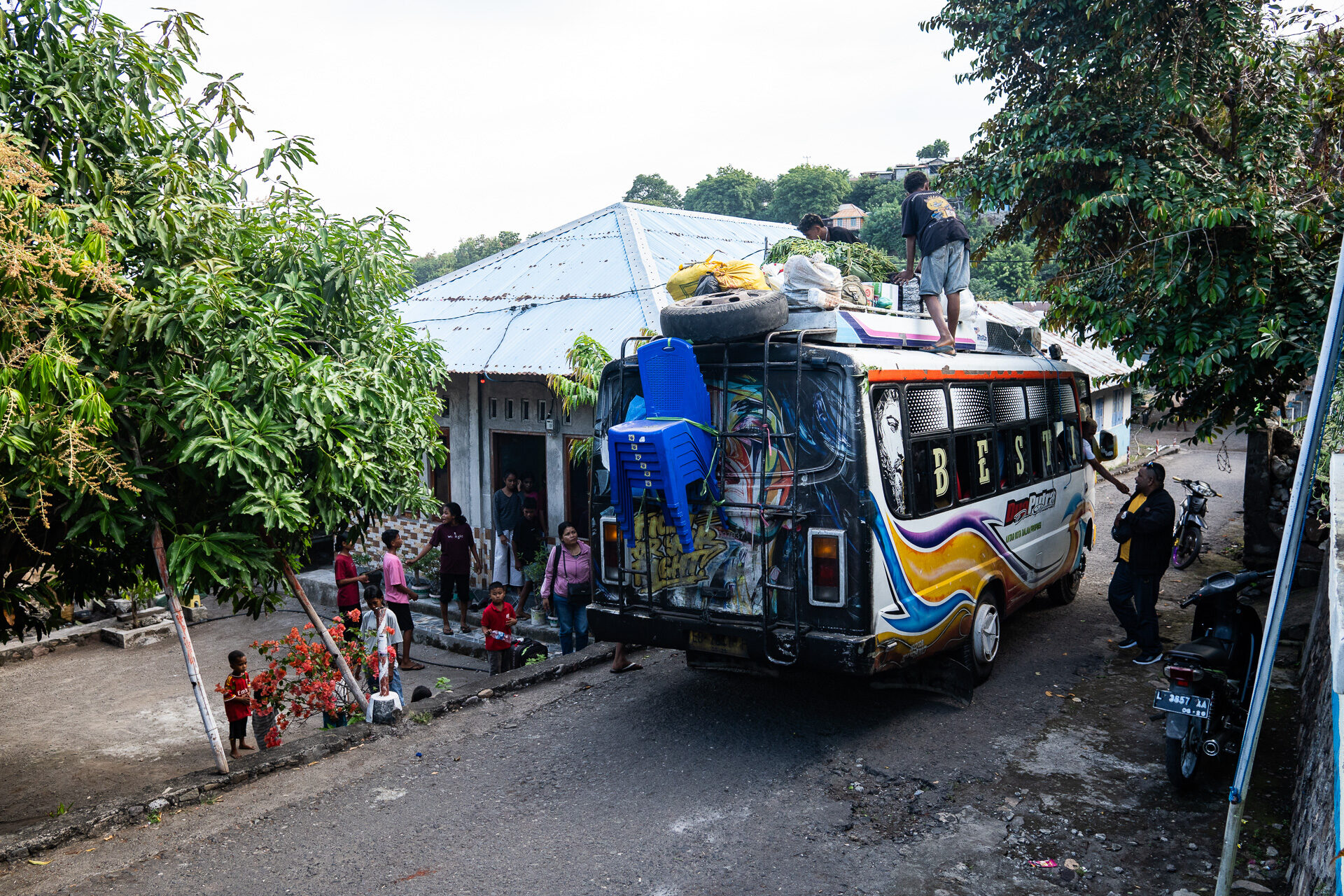 Lamalera bus