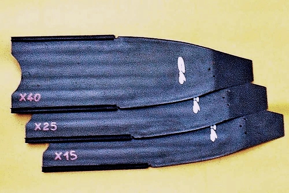 1989年 C4 Carbon 世界首雙碳纖維自由潛水蛙鞋